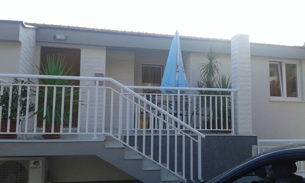 Apartmani Jopi Неум Экстерьер фото